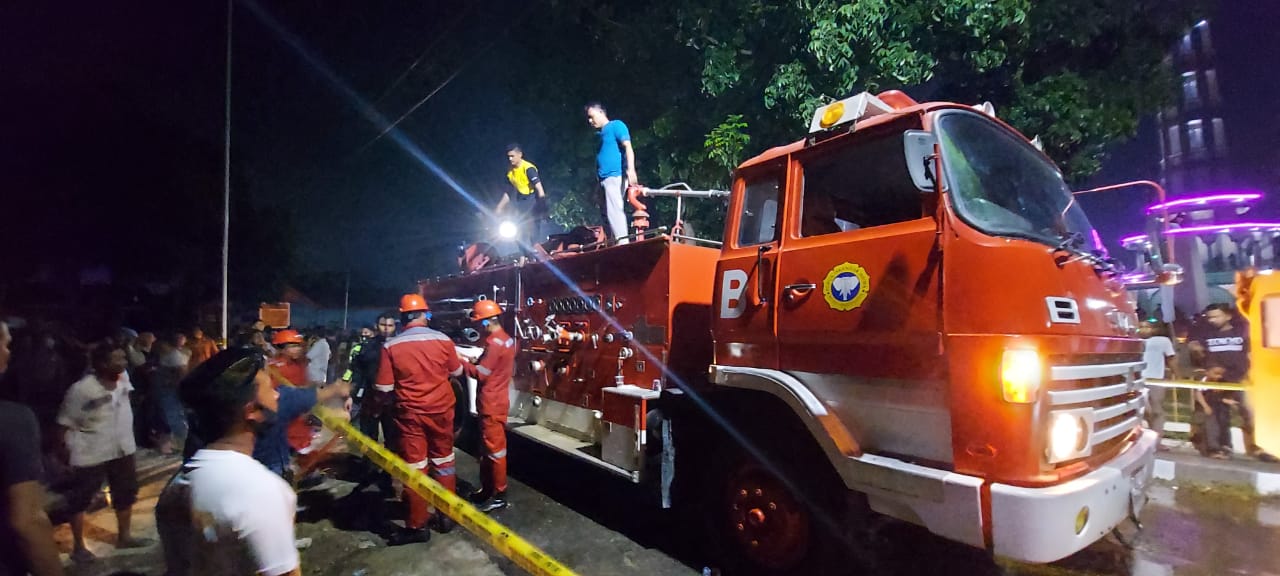 PIM Salurkan Bantuan Massa Panik Kepada Korban Kebakaran Asrama Polisi Dewantara